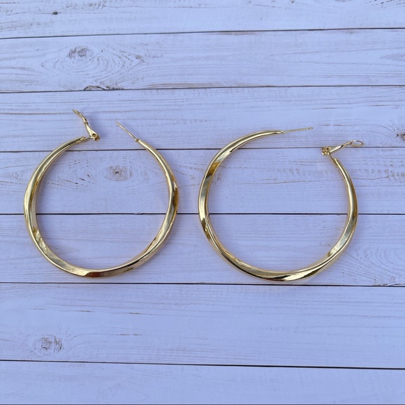 NEW 18K Gold Plated Chunky Big Circle Drop Hoop Earrings 2 1/4” - Picture 8 of 14